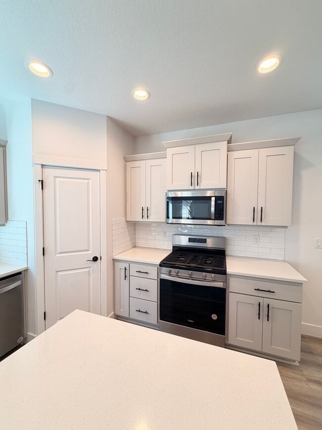 Photo - 3481 Snowberry Rd