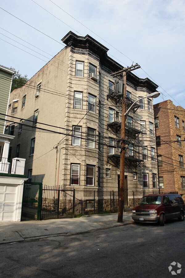 Photo - 81 Saratoga Ave