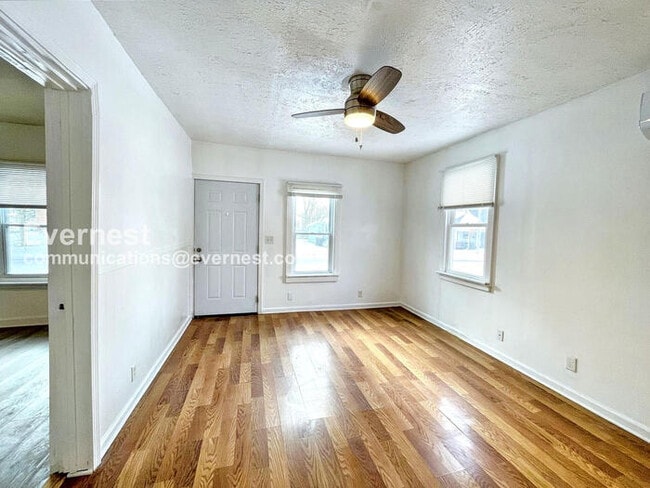 Photo - 102 Chestnut St