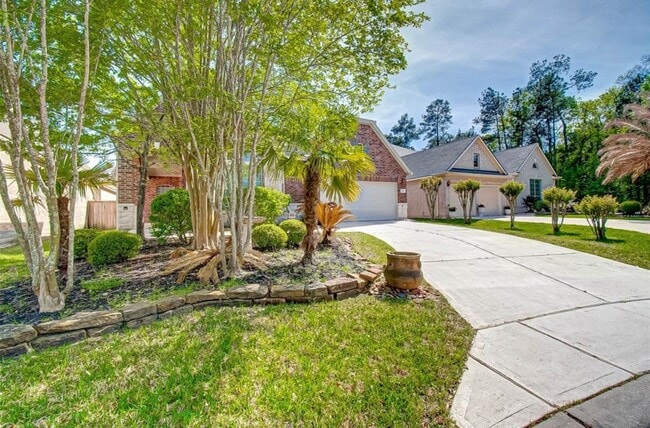 Photo - 75 Tapestry Forest Pl