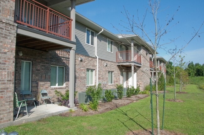Building Photo - 8280 Cypress Rd Unit #8210