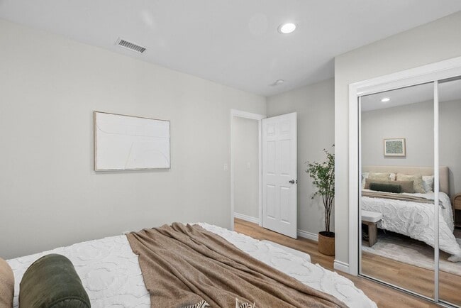 Photo - 1745 W 39th St