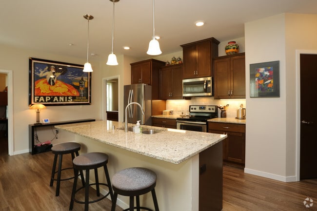 Stainless Steel Appliances - Hidden Lake Preserve