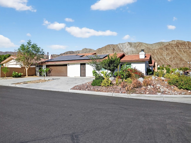 Building Photo - 52275 Avenida Vallejo