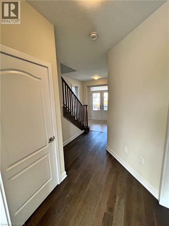 Photo - 66 Aviron Cres