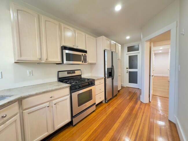 Photo - 6 Newport Rd Unit 4