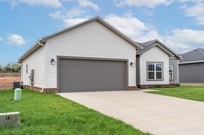 Photo - 2679 Cedrus Ave
