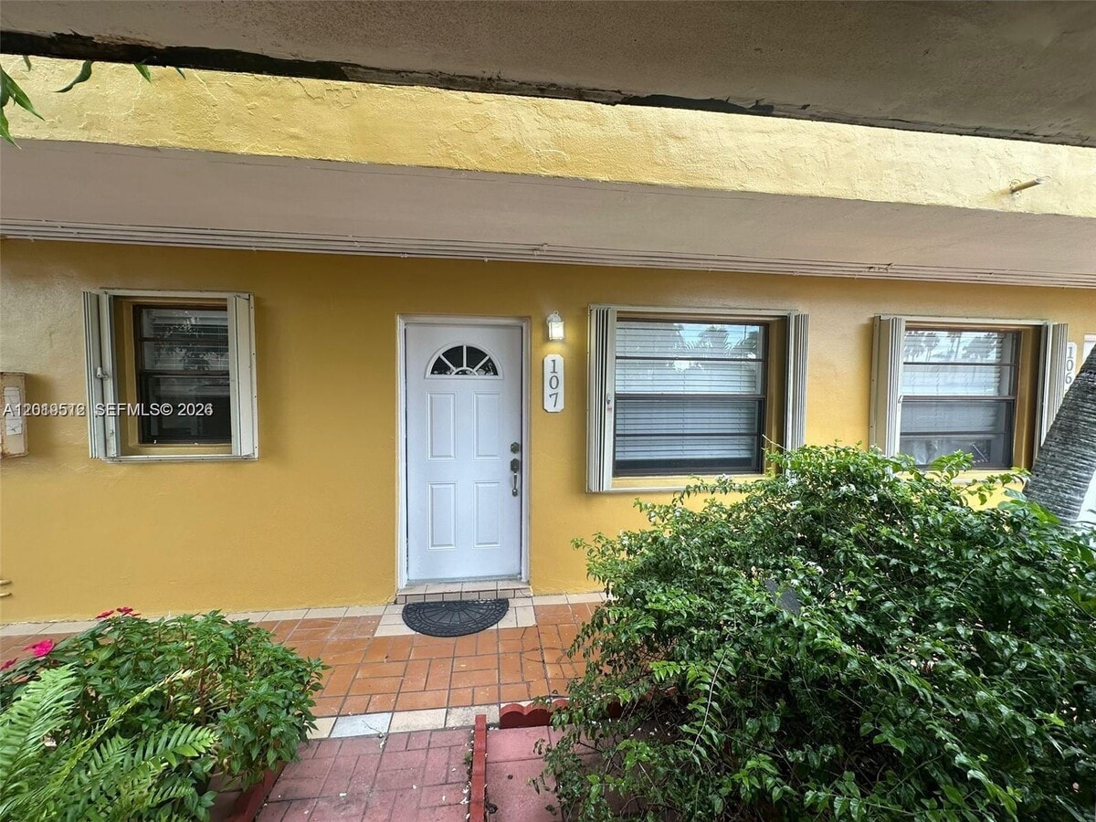 Photo - 3700 NW 62nd Ave Unidad 103