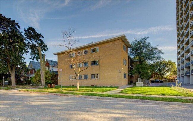 Building Photo - 50 Gordon Av Unit 10