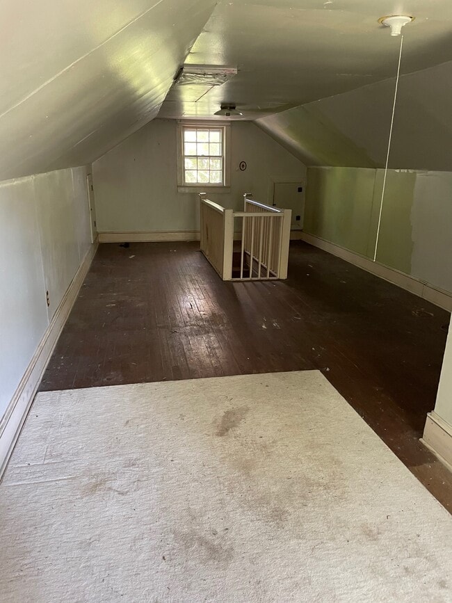 Photo - 282 Windsor Dr