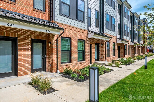 Photo - 624 Sadie Cir