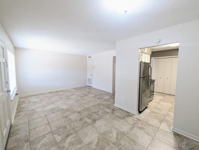 Building Photo - 1701 Lobdell Ave