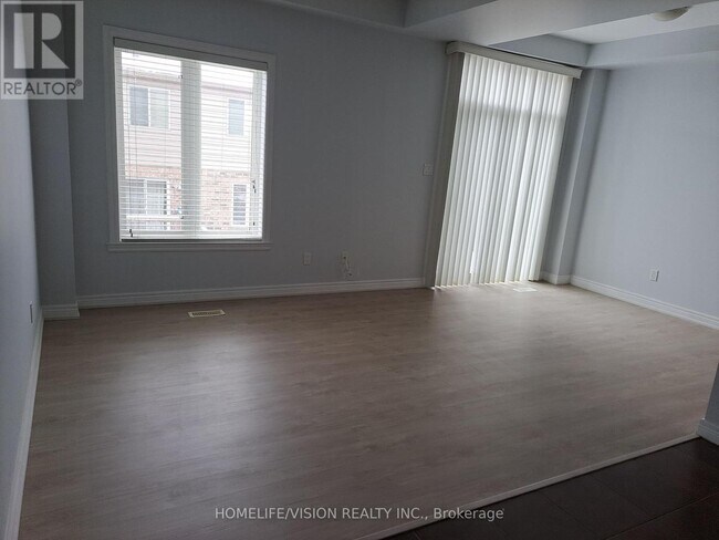 Photo - 98 Highgate Dr