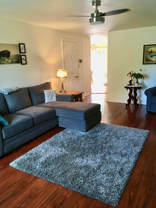 Photo - 204 Gibson St Unit B