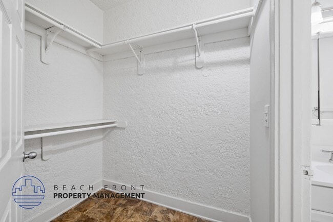 Photo - 566 W. 17th St.