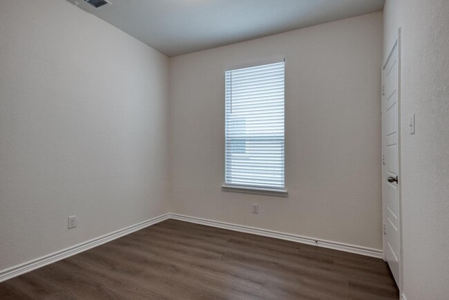 Photo - 9518 Hinterlands Dr