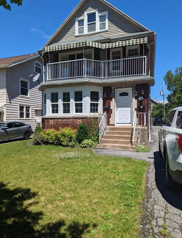 Building Photo - 96 Delham Ave Unit Lower