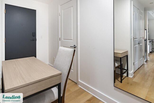 Photo - 933 McGee St Unidad 2-915.1411125