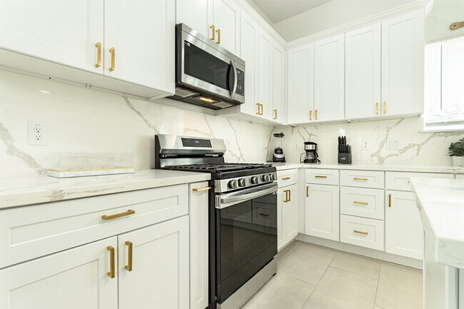 Photo - 4114 Ward St