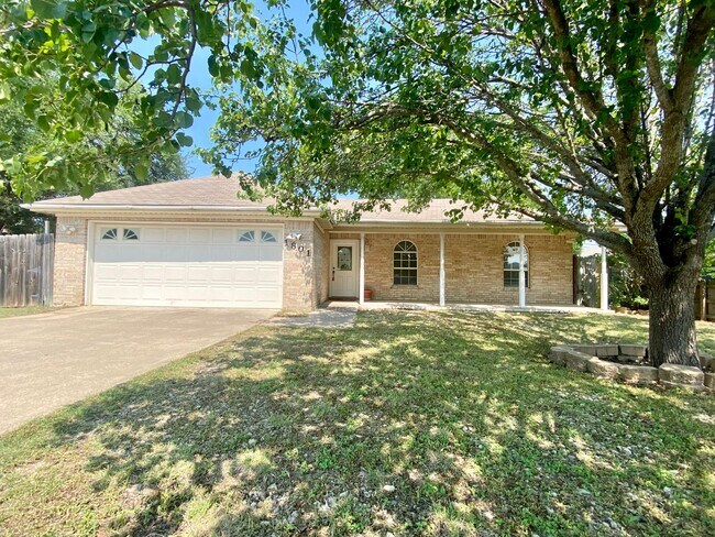Building Photo - 3 bedroom home with a large backyard in Harker Heights!
