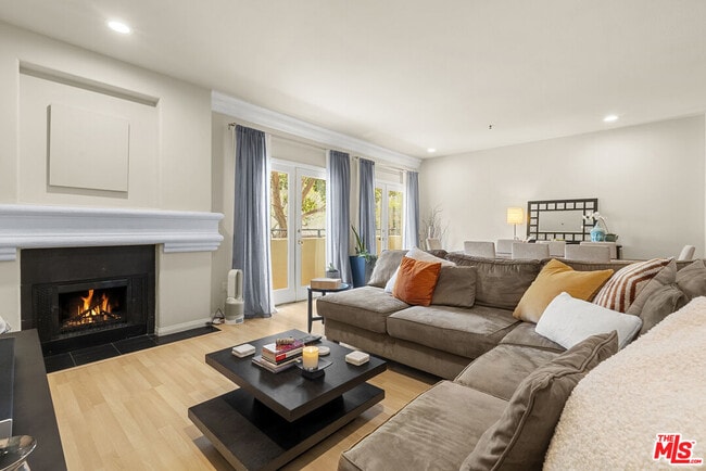 Photo - 12011 Goshen Ave Unidad 102