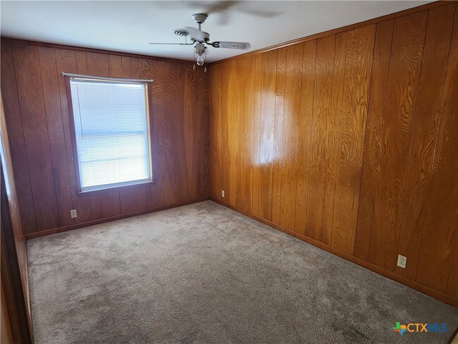 Photo - 310 W Walker Ave