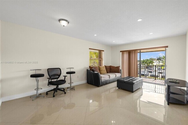Building Photo - 10401 SW 108th Ave Unit 243 Rental