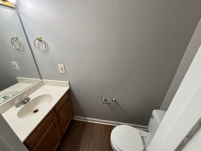 Photo - 210 Maple Leaf Ln