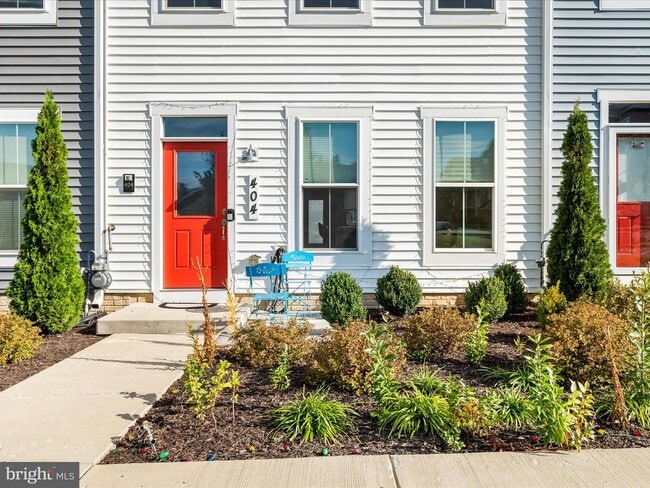 Photo - 404 Waverley Dr