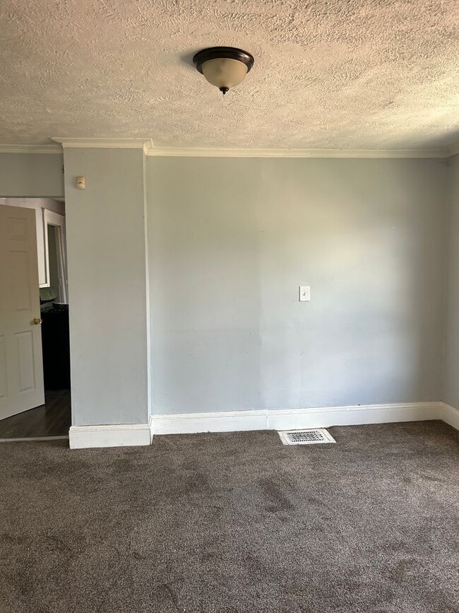 Photo - 9505 Sladden Ave