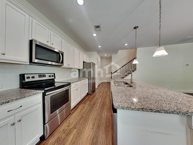 Photo - 205 Lindridge Dr