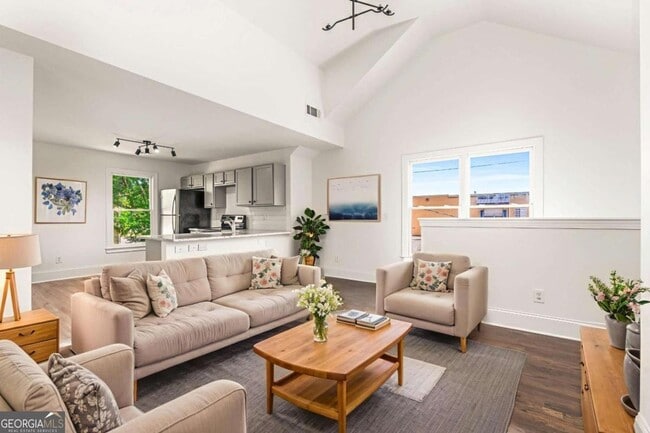 Photo - 94 Lucy St SE Unit A