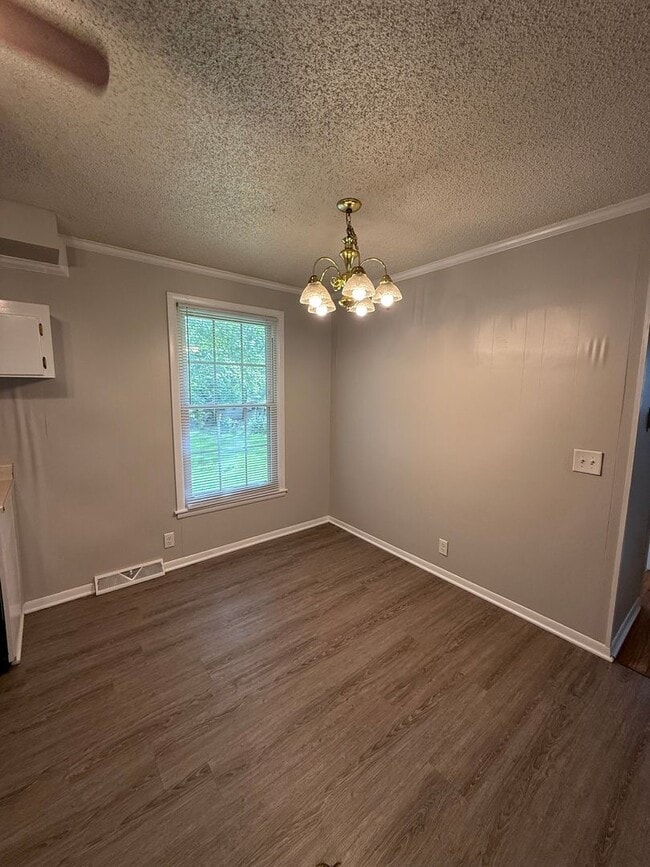 110 Oakwood Dr