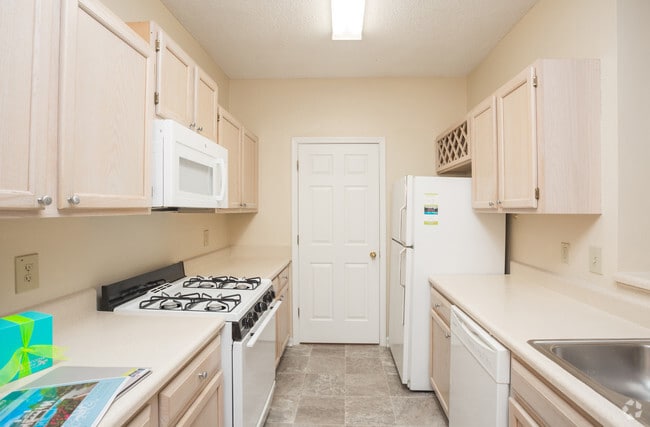 2BR, 2BA - 1,237 SF - St. Andrews Apartment Homes