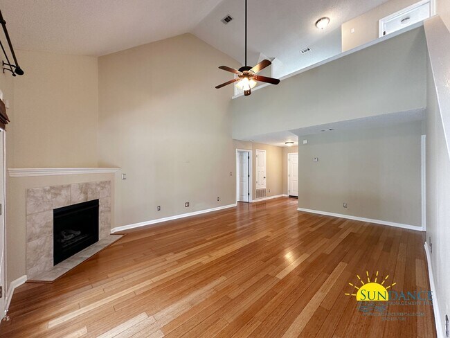 Photo - Lakefront home with Enclosed pool centered between Eglin and Hurlburt