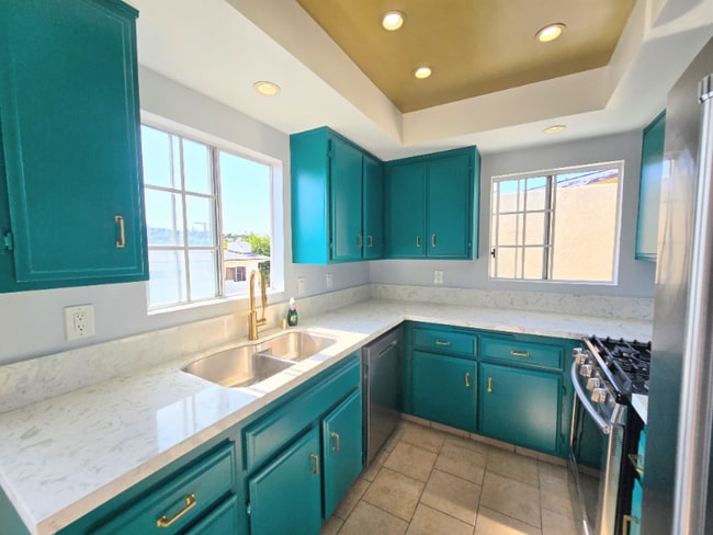 Photo - 855 W 2nd St Townhome