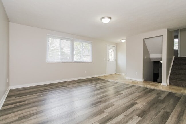 Photo - 2961 Spruceway Dr