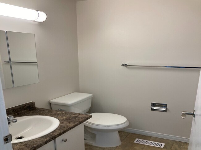 IMG_1170 - Cricket Court