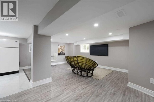 Photo - 65 Nash Rd N