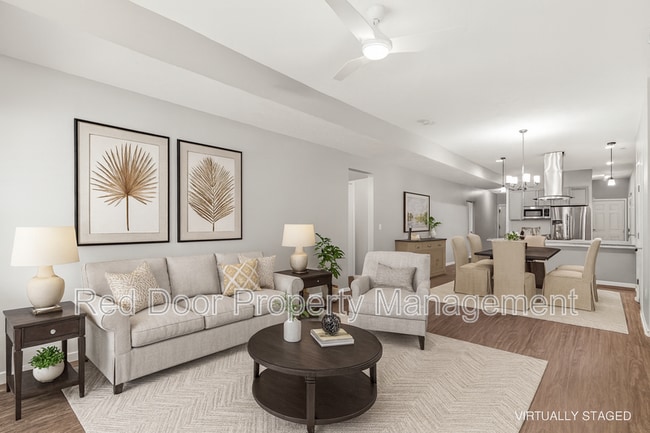 Building Photo - 2345 N Kenwood Ave Unit A