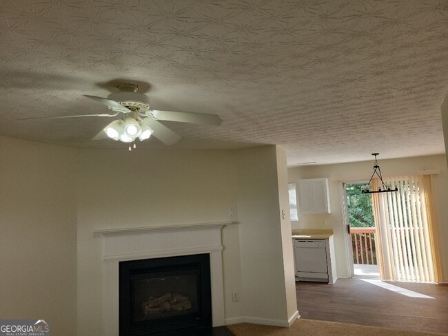 Photo - 356 Springbottom Ct SE