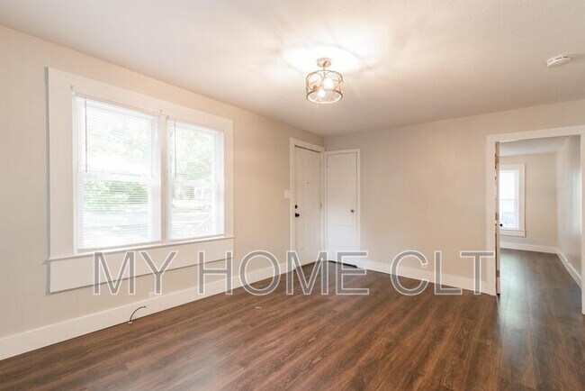 Photo - 1108 W Walnut Ave