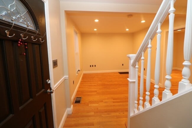 Photo - 254 Broadway