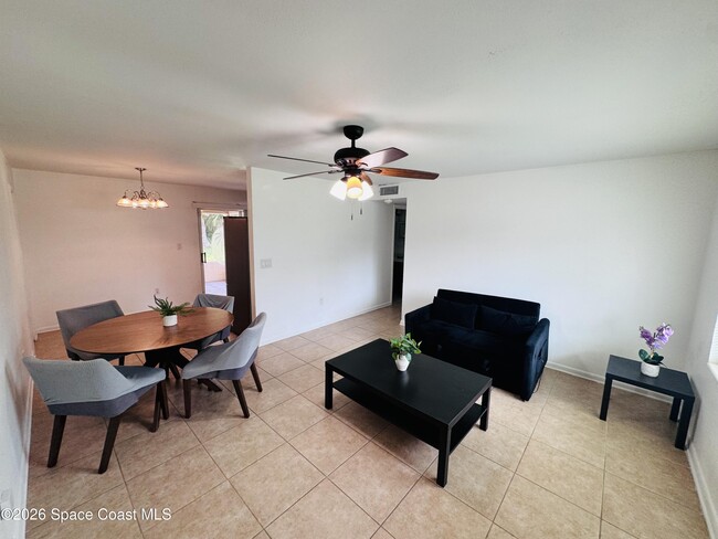 Photo - 1812 Oakwood Dr