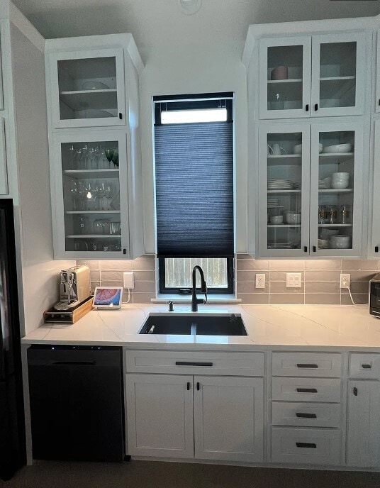 Kitchen Sink - 3003 Birdwood Cir