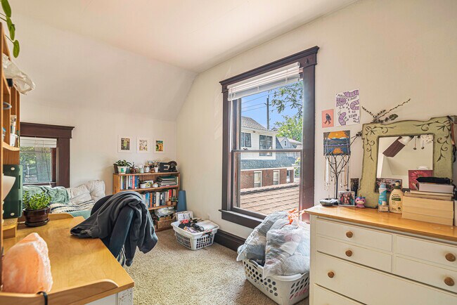 Photo - 605 Catherine St