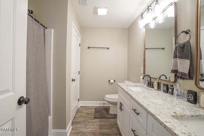 Photo - 209 Horton Ln