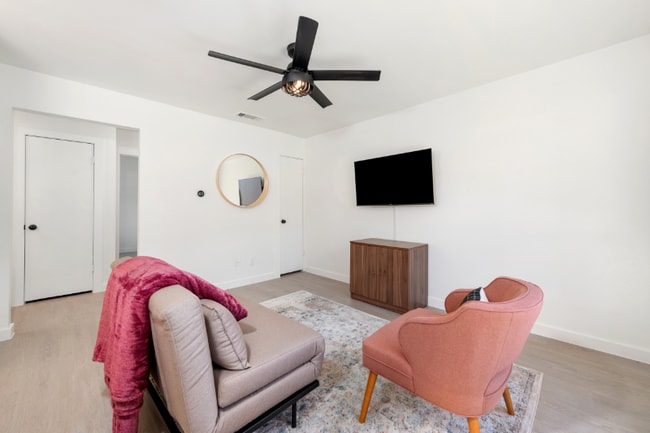 Photo - 10111 Golden Meadow Dr Unidad A