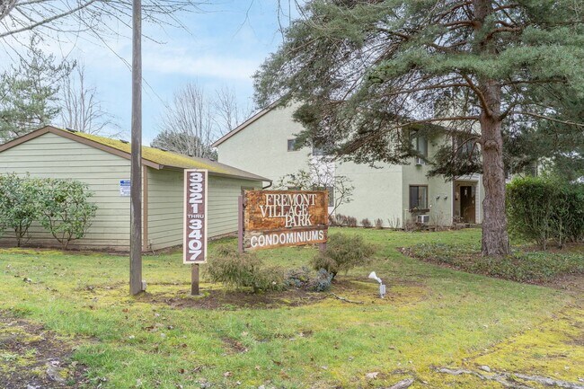 Photo - SPACIOUS 3 BEDROOM CONDO! CONVENIENT LOCATION!