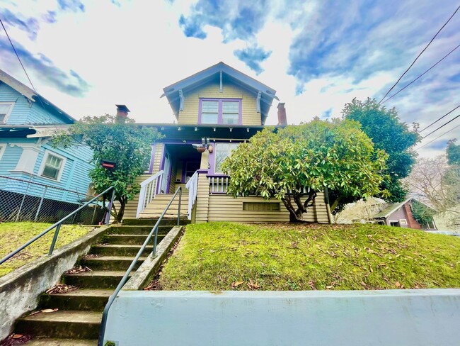 Building Photo - R0445 Unit 1